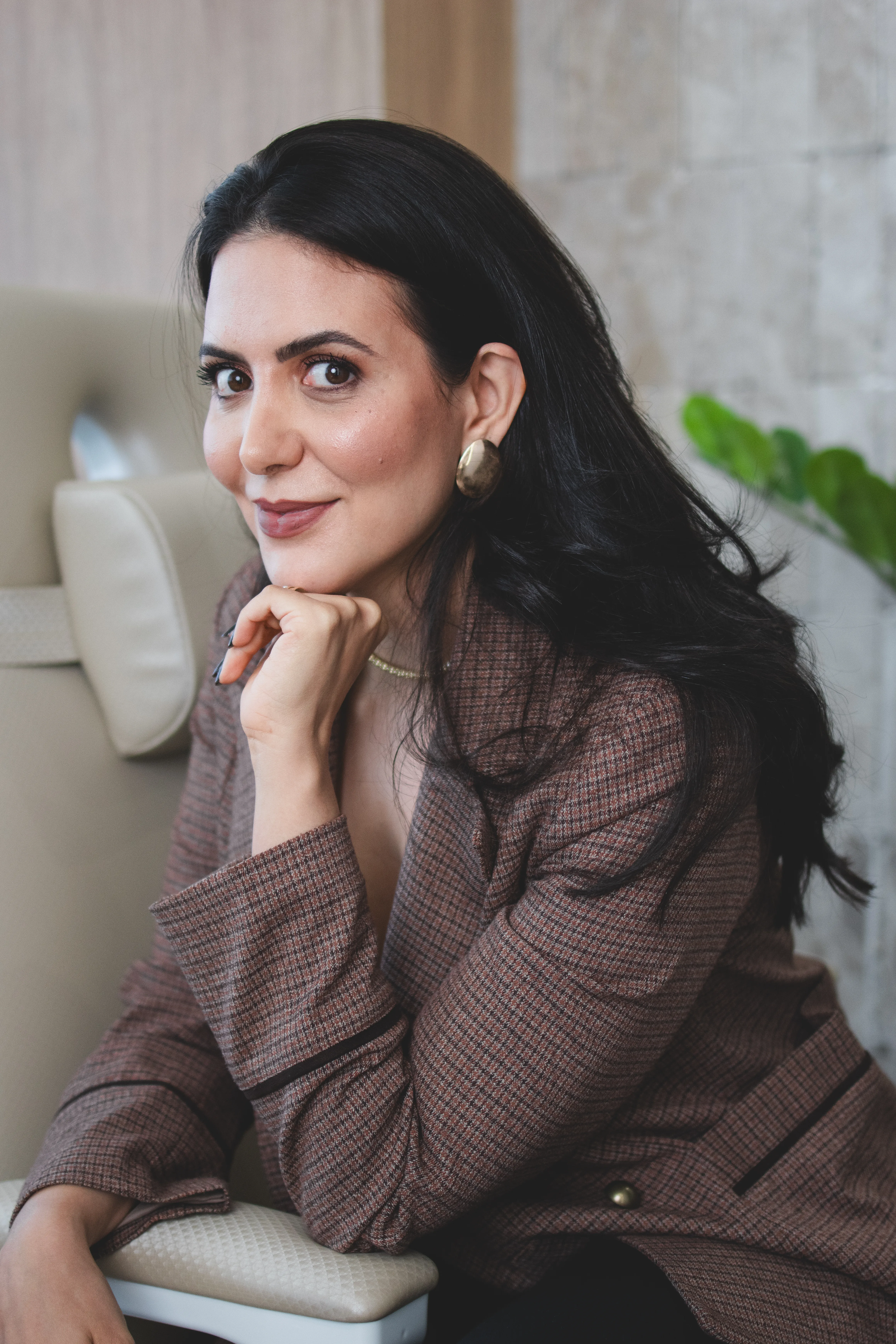 Dra. Maria Clara Canedo em consulta capilar